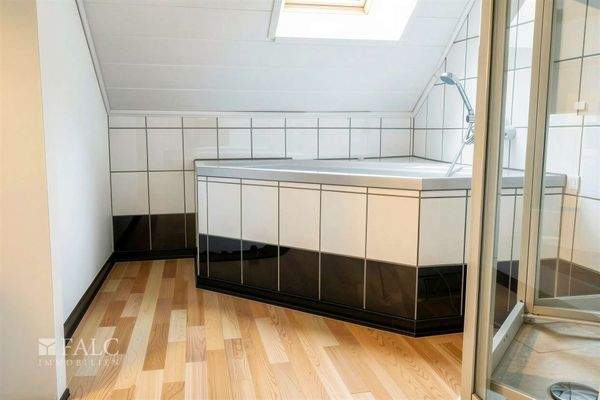 6f1c6095-8a46-4e1a-b52c-1ed8b7562939 - (KI generiert)