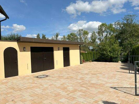 Vorplatz Garageneinfahrt