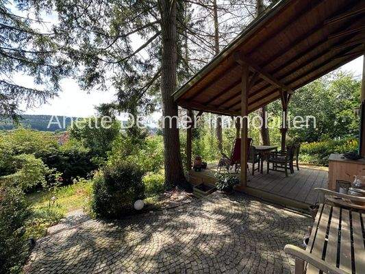 überdachte Terrasse mit herrlichem Blick