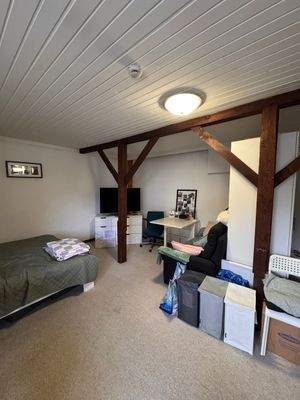 Helles Studentenzimmer