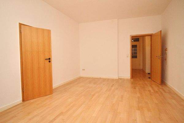 Zimmer 2 (links Abstellraum)