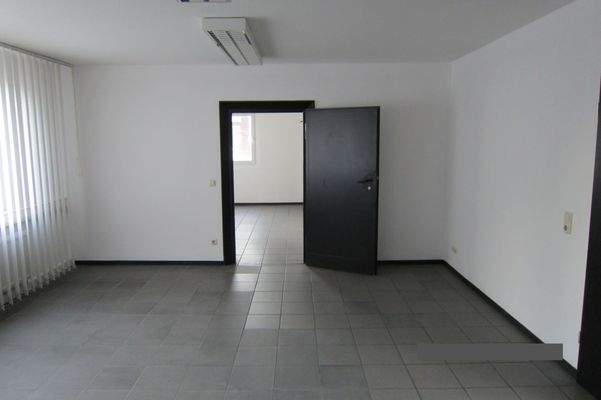 Büroräume unten.jpg