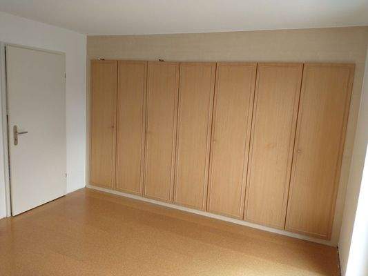 Elternschlafzimmer Einbauschr.