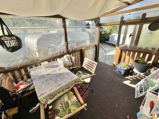 überdachte Terrasse