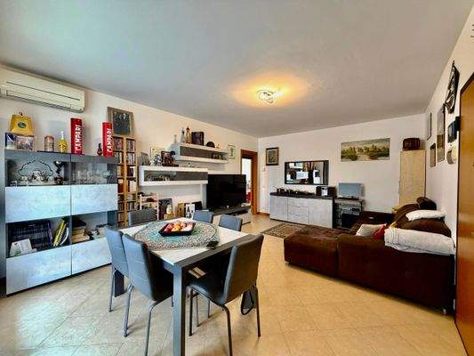 WhatsApp Image 2025-12-15 at 13.35.19 (8).jpeg