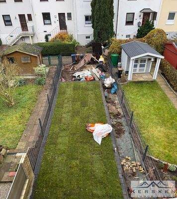 Garten mit neuem Rasen