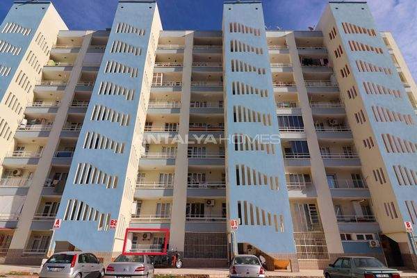 Garden Floor Flat for Sale in Beyazgül Complex, Mersin Tece