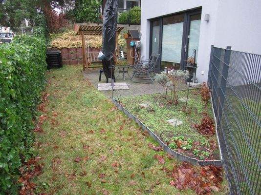 Terrasse mit Gartenanteil