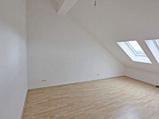 Schlafzimmer mit Schrankstellfläche