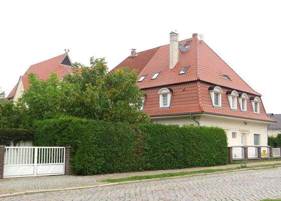 Jugendstilvilla mit Grundstück