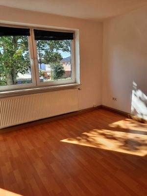 Sonniges Zimmer mit Fenster