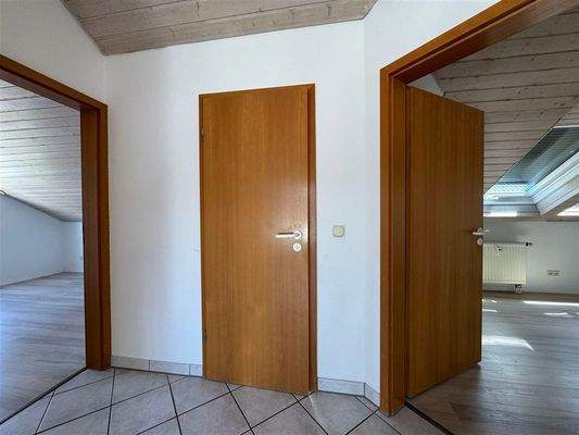 Die Zugänge zu Schlafzimmern und Bad