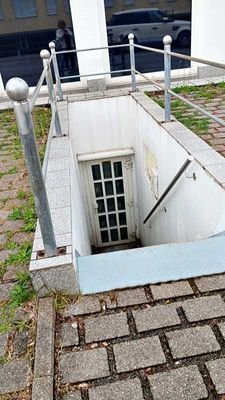 Zugang zur Tiefgarage, Bild 2