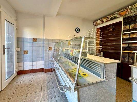 Backstube oder Wohnzimmer der östlichen Haushälfte