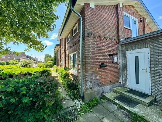 Zugang zur angrenzenden Wohnung