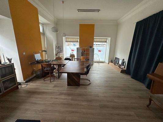 Ladenlokal EG rechts