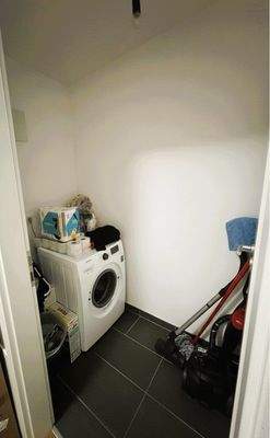 Abstellraum mit Waschmaschinenanschluss.jpg