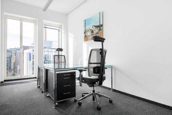 Regus_NymphenburgerHofe_2753_München_Germany_Large