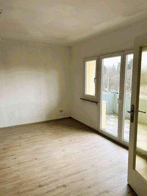 Wohnzimmer u Balkon.JPG