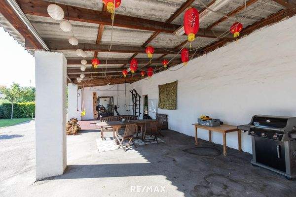 Nebengebäude - Flugdach