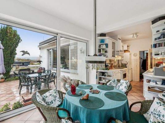 Küche mit Essbereich