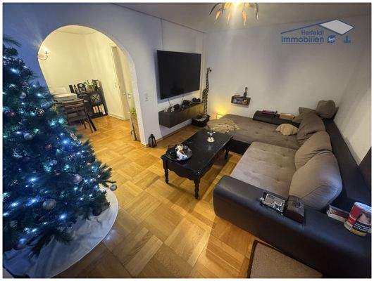 Großzügiges Wohnzimmer