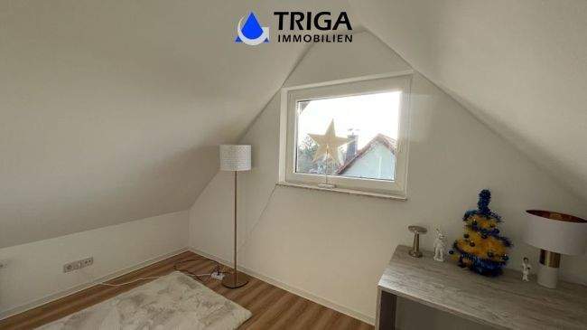 Arbeits-/ Kinderzimmer DG 