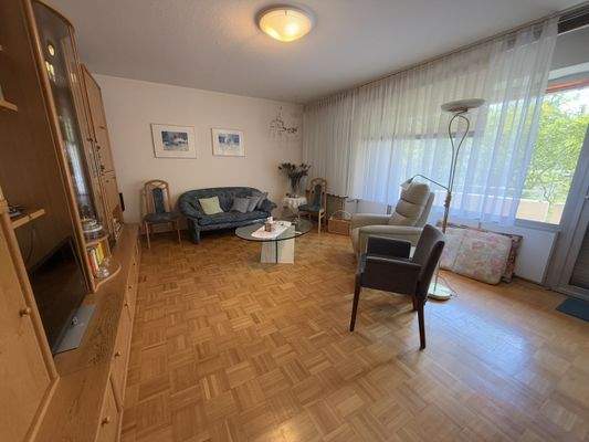 Wohnzimmer mit Balkon