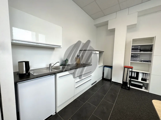 INFOS UNTER: 06171-586000