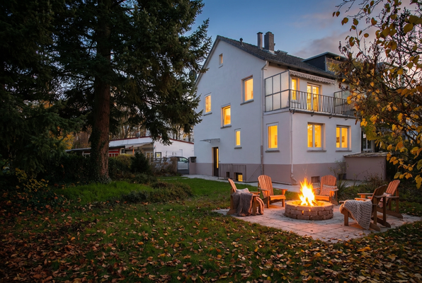 Hinterhausansicht mit Gartenterrassse Vision