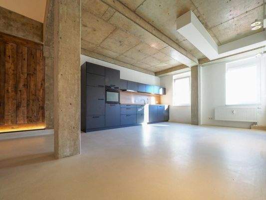 Offene Küche-Wohnzimme unmöbliert