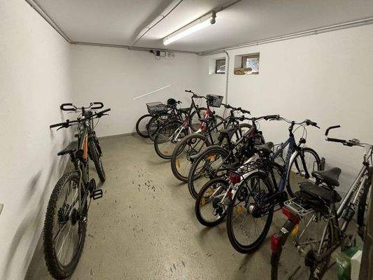 25-Fahrradkeller.JPG