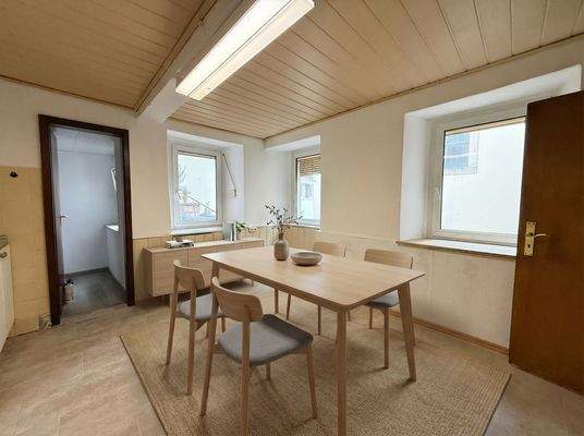 [KI-optimiertes Foto] Esszimmer