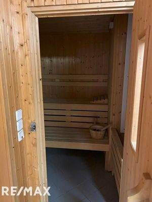 11 Sauna