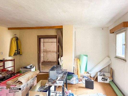 Zwei Räume im OG Nebengebäude