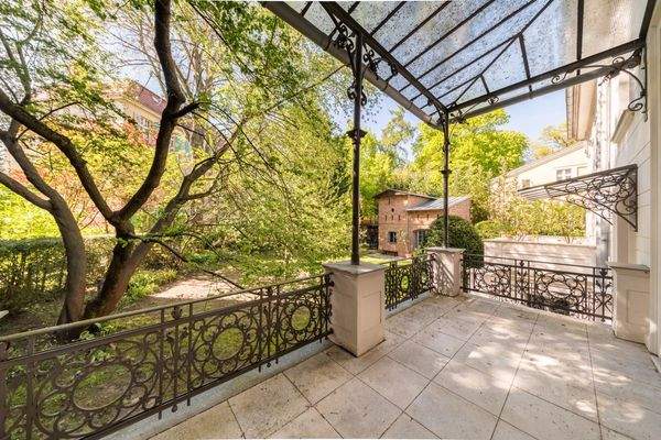 Terrace with garden view