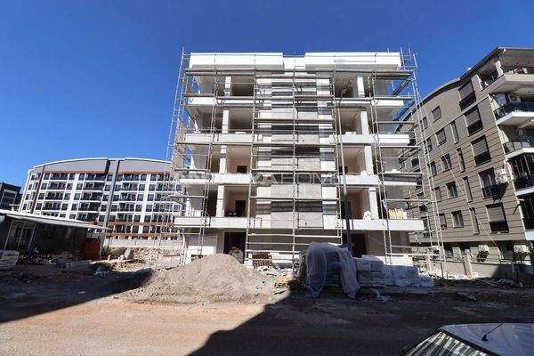 Flats in Complex with Pool in Antalya Kepez