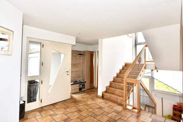 EG Diele mit Treppenhaus