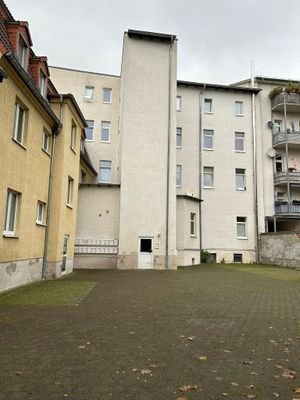 Hof Gebäude.jpg