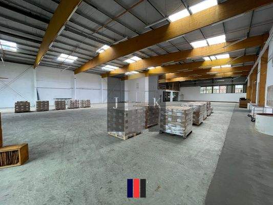 Halle Innenansicht 1