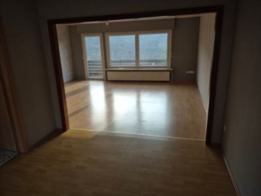 9 EG Ess- und Wohnzimmer.jpg