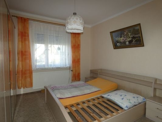 013-Schlafzimmer.JPG