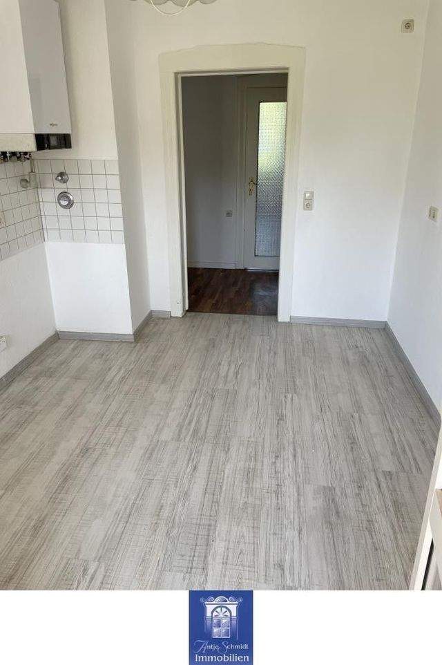 Gepflegte Wohnung mit Loggia, Blick ins Grüne und modernem Badezimmer! - Foto 1