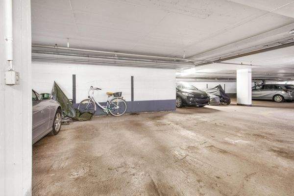 Tiefgaragenstellplatz