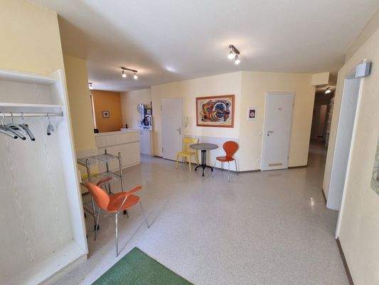 Eingangsbereich mit Anmeldung