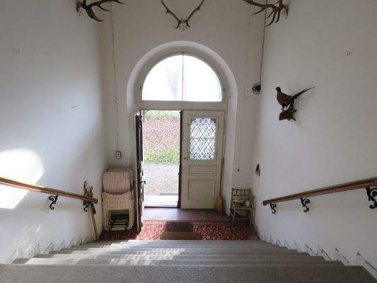 Eingangsbereich mit Granittreppe 