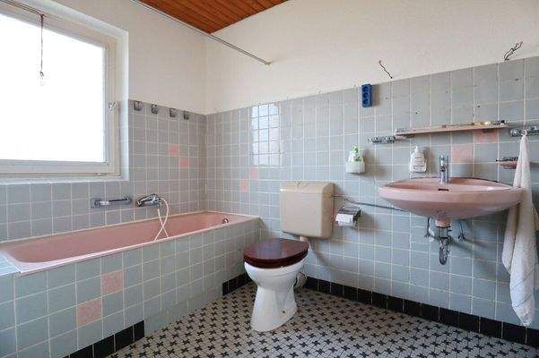 Vollbad im Obergeschoss