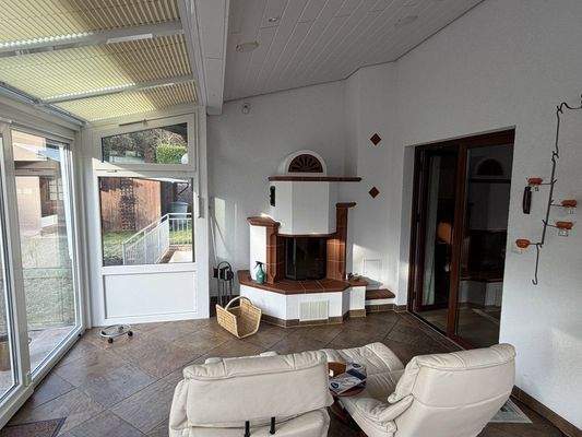 Kachelkamin im Wintergarten