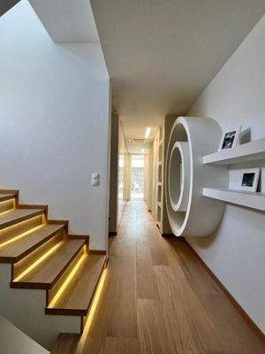 Einzigartige Villa am Meer mit Innenpool, Gärten und Gästehaus