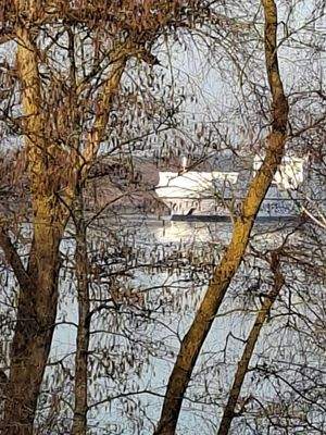 Blick aus dem Wohnzimmer auf die Trave